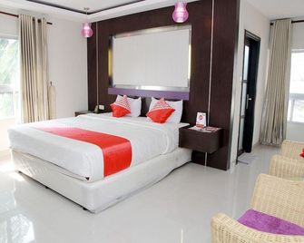 Parama Su Hotel - Palu - Habitación