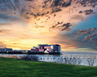 Cannery Pier Hotel & Spa - Astoria - Κτίριο
