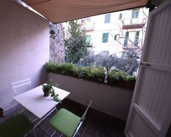 AMA HOMe, appartamento in centro con terrazza - Ancona - Balcone