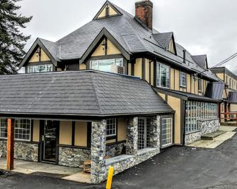 Riverside Inn - Lake Cowichan - Edificio