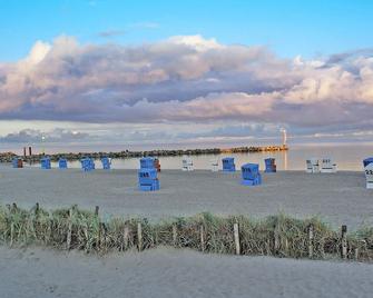 Ferienwohnung mit neuer Küche u Bad - W-LAN - Damp - Strand