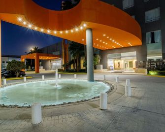 ريال إن توريون - تورريون - مبنى