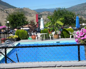 Apple Tree Inn - פנטיקטון - בריכה