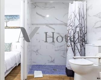 AYZ Luis Cabrera-Auto check-in property - Madrid - Bathroom