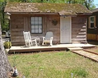 Cozy, Tiny home on 2 acres b/t Hoover & Tuscaloosa - Mc Calla - Patio