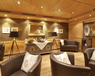 Hotel Tannbergerhof im Zentrum von Lech - לך אם ארלברג - טרקלין