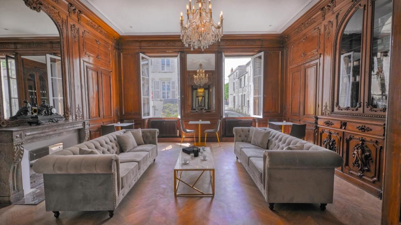 Le Champlain - לה רושל - טרקלין