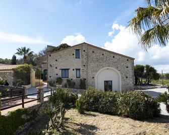 Agriturismo Baglio Làuria - Campobello di Licata - Edificio