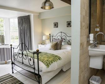 Miller of Mansfield - Reading - Bedroom