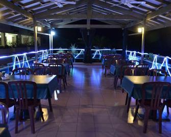 West Plaza Hotel by the Sea - Koror - Restaurant