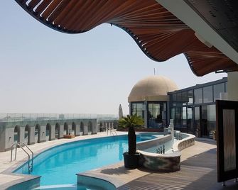 Horizon Manor Hotel - דוחה - בריכה