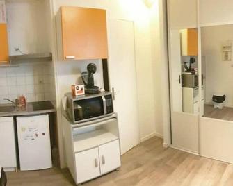 Studio Simplicien Cosy plein centre ville de Poitiers TV Wifi Café - Puvatya - Mutfak