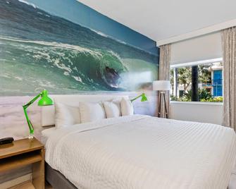 Postcard Inn On The Beach - Saint Pete Beach - Bedroom