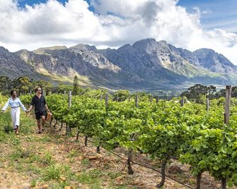 La Fontaine Boutique Hotel by The Oyster Collection - Franschhoek