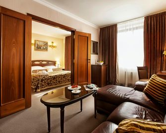 Chichikov Hotel - Kharkiv - Phòng khách