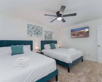 Pondside Retreat 4br W/ Hot Tub & Pool Table & Bbq - Hilliard - Bedroom