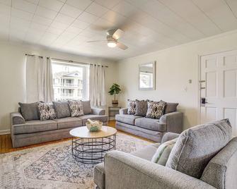 Cambridge Apt in Walkable Neighborhood - Cambridge - Living room