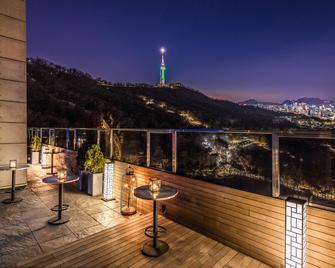 Banyan Tree Club & Spa Seoul - Seoul - Balkon