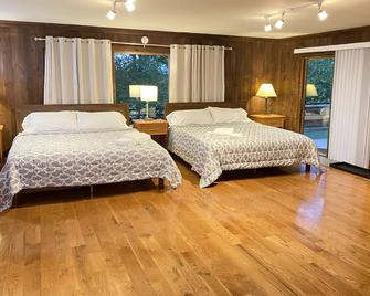 Entire House: 2,200 sq.ft. with Farm Views! - Barboursville - Bedroom