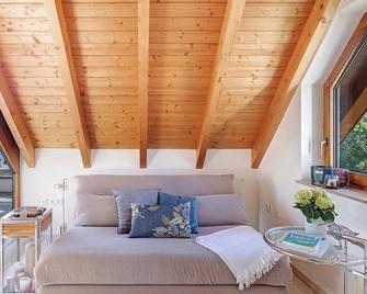 Über den Dächern von Bodman - Bodman-Ludwigshafen - Wohnzimmer