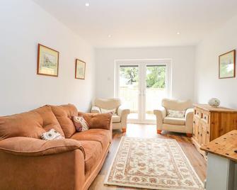 Walnut Shade - Attleborough - Living room