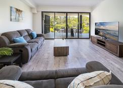 The Bay Apartments - Hervey Bay - Stue