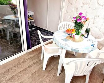 Marine Home Wifi Free , Garden View - Arona - Jadalnia