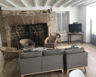 Le clos du 10 - Treignac - Living room
