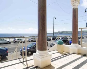 The Rutland Hotel - דגלאס (האי מאן) - מרפסת