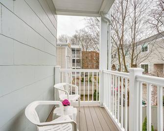 Walk To Harvard Square Apartment In Camb - קיימברידג' - מרפסת