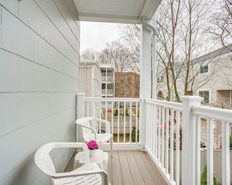 Walk To Harvard Square Apartment In Camb - קיימברידג' - מרפסת