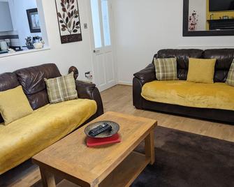 Canol Cae Cottages Bluebell in Penrhyndeudraeth near Porthmadog. 3 bed - Penrhyndeudraeth - Living room