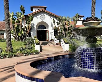Private Balcony Overlooking Pool - Gated Parking - Carlsbad - Pool