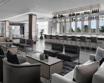 Minutes away from Downtown Dadeland! With Pool Access and Parking! - Kendall - Lounge
