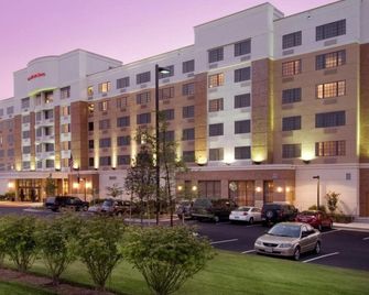 DoubleTree by Hilton Dulles Airport - Sterling - Sterling - Budova