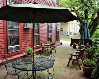 Inn on Bellevue - Newport - Patio