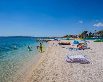 Apartment Livaja - Kaštel Novi - Playa