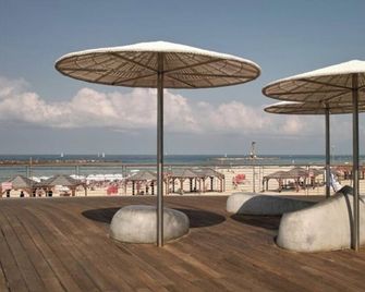Studio for 2 people Near Bograshov Beach - Tel Aviv