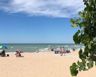 The 'Pool Barn Camper' w/Hot Tub near Indiana Dunes - Porter - Beach