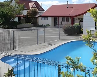 Gloucester House Motel - Hastings - Piscina