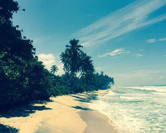 Satin Doll - Galle - Strand