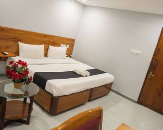 Hotel Vaishnavi Classic - Secunderabad - Ložnice