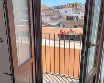 B&B Faraglione - 利帕里 - 陽台