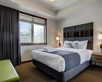 Stoneridge 303 | Heated Outdoor Pool & Hot Tub - Canmore - Habitación