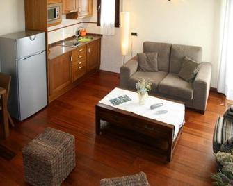 Apartamentos Les Picardes - Espot - Huiskamer
