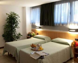 Hotel Roma - Cassano Magnago - Bedroom
