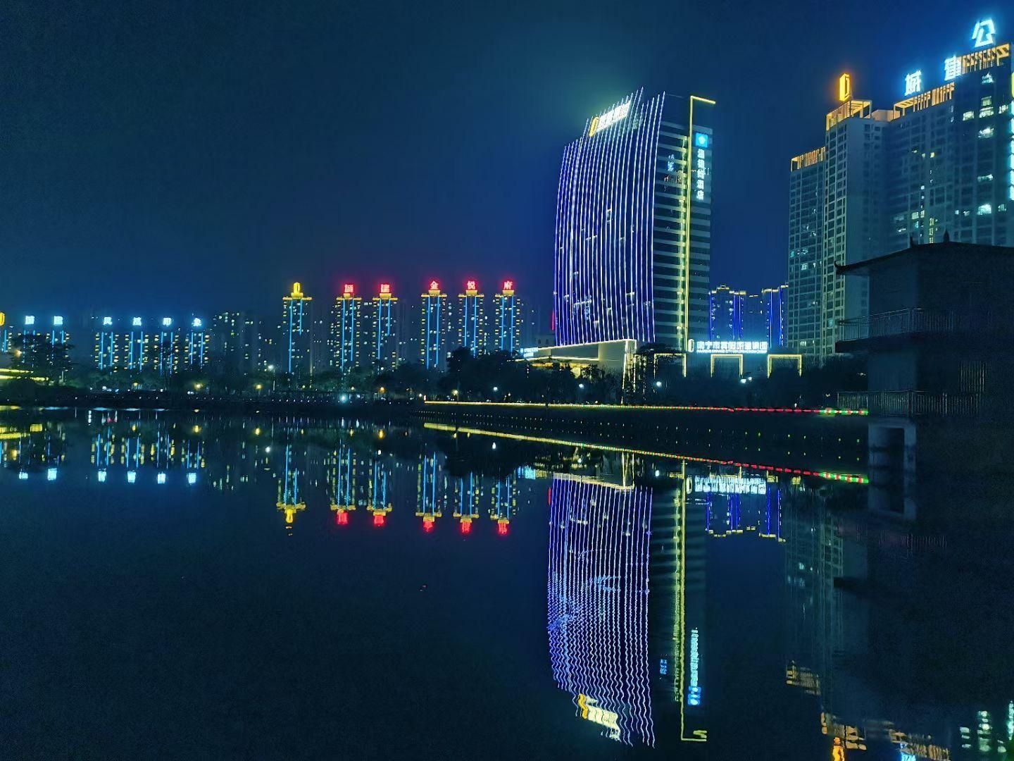 Chongqing Suoyi Hotel (Chongqing Shapingba Sanxia Square Branch) - تشونغتشينغ - غرفة نوم