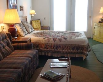 The Pickerel Inn at 450 Crescent Beach Branchport, NY - Branchport - Habitación