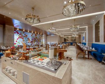 The Gaurs Sarovar Premiere - Greater Noida - Buffet