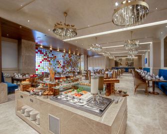 The Gaurs Sarovar Premiere - Greater Noida - Buffet